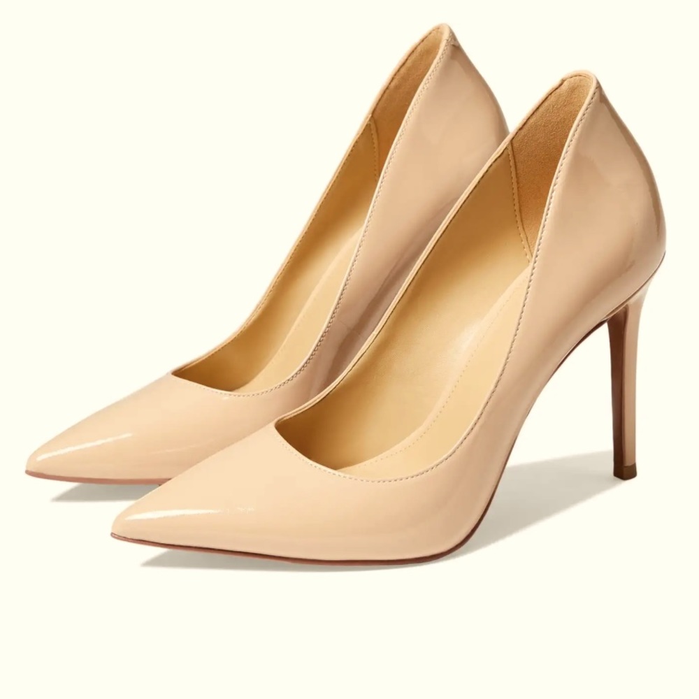 Michael Kors Nude Keke Faux Patent Leather Pump. Size 5,5. Excellent condition!